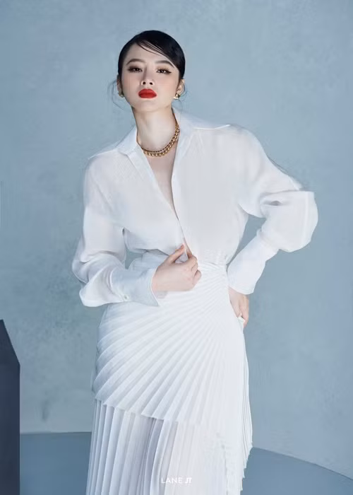 Trường Giang đóng cặp với Angela Phương Trinh trong phim "Taxi, em tên gì?".
