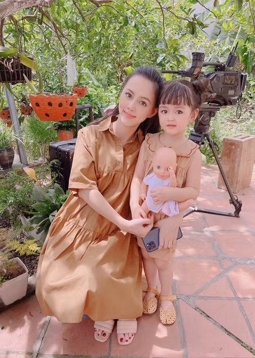 An Nhiên còn xuất hiện trong nhiều bộ phim truyền hình như "Hương vị tình thân", "Đấu trí", "Thương ngày nắng về", "Anh có phải đàn ông không".