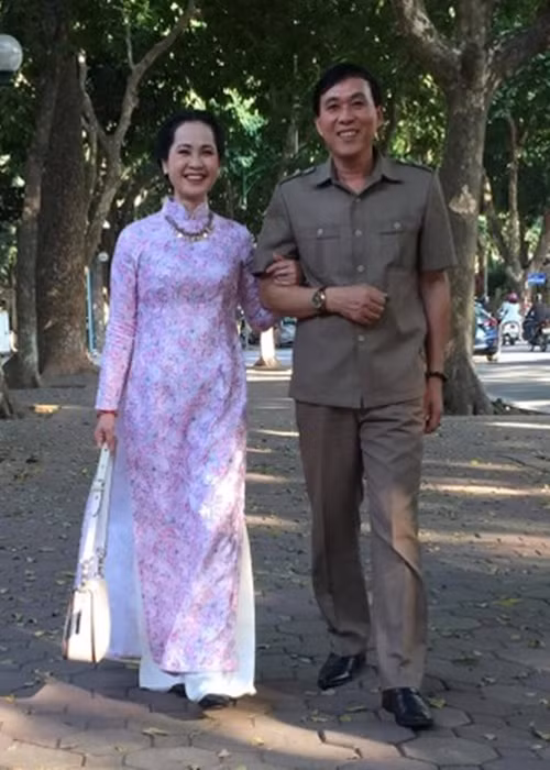 Trong suốt 35 năm chung sống, nghệ sĩ Lan Hương và Đỗ Kỷ chưa một lần to tiếng với nhau.