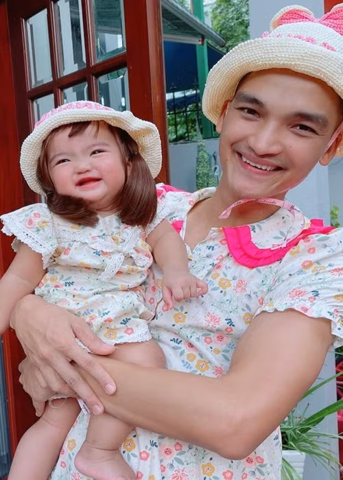 Càng lớn, bé Minnie càng bụ bẫm, đáng yêu.
