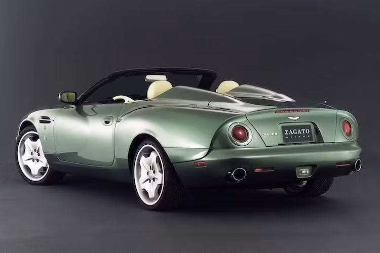Mẫu xe thứ 2 trong thập niên 2000 là chiếc DB AR1, cũng có 99 chiếc được bán cho khách hàng. Về cơ bản, DB AR1 là phiên bản mui trần của DB7 Zagato. Tuy nhiên thay vì chỉ bán tại châu Âu, mẫu xe mui trần 2 chỗ này chỉ có mặt ở thị trường Mỹ. Tên gọi AR1 là chữ viết tắt của American Roadster 1.