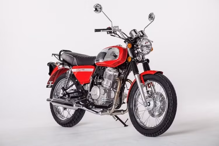Jawa 350 OHC có trọng lượng khô 160 kg và bình xăng 12 lít. Dù mang tên gọi 350, tuy nhiên khối động cơ của xe có dung tích thật lên tới 397 cc. Vẫn có dạng 2 xi-lanh thẳng hàng nhưng do đã được nâng cấp lên công nghệ 4 kỳ, động cơ này sử dụng công nghệ xú páp đơn SOHC với 2 van trên mỗi xi-lanh.