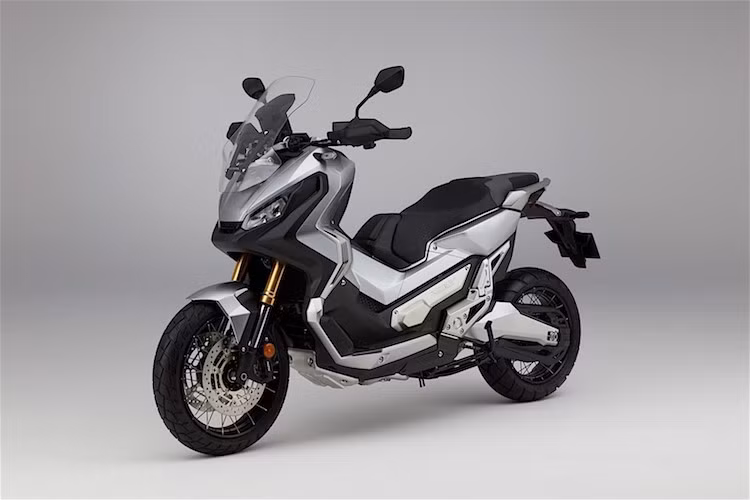 Sau nửa năm kể từ khi ra mắt chính thức, Honda X-ADV hiện mới bắt đầu được bán ra ở Nhật, châu Âu và nhiều nước khác. Chữ "X" trong tên gọi của chiếc xe mang ý nghĩa "giao điểm" giữa 2 kiểu dáng scooter và adventure, trong khi "ADV" là viết tắt của chữ "Adventure" (trong tiếng Anh nghĩa là "thám hiểm".