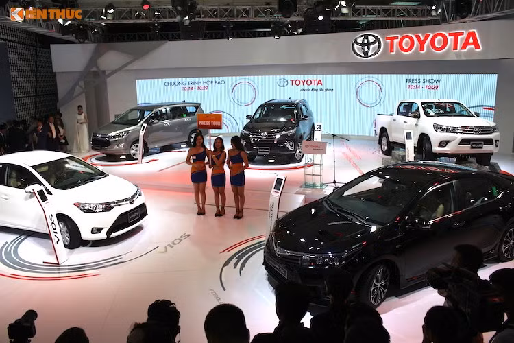 Xe oto Toyota "dai ha gia" trong thang 5/2017 tai VN