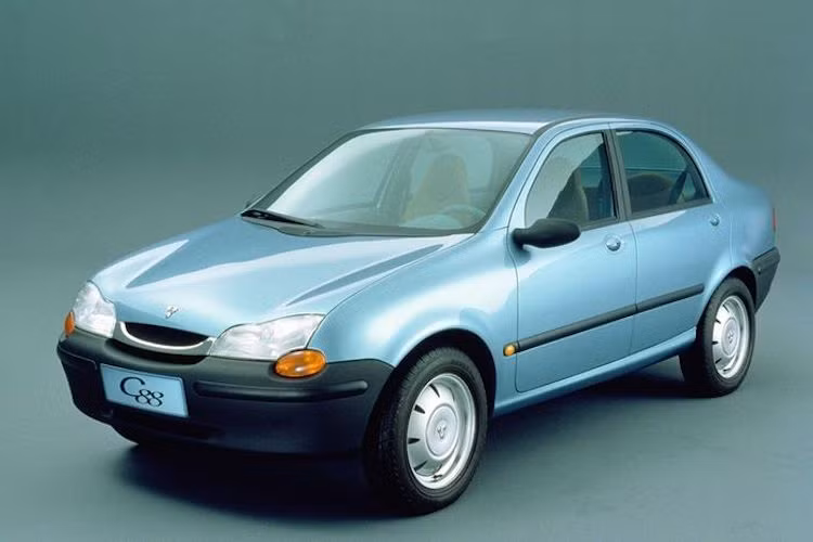 Trong lịch sử, hãng siêu xe Porsche không thường xuyên tạo ra những mẫu xe ý tưởng (concept). Tuy nhiên những chiếc concept được Porsche tạo ra thường gần như chắc chắn sẽ được "thương mại hóa". Một trong số ít những ngoại lệ đó là mẫu sedan siêu rẻ Porsche C88 do hãng tạo ra vào năm 1994.