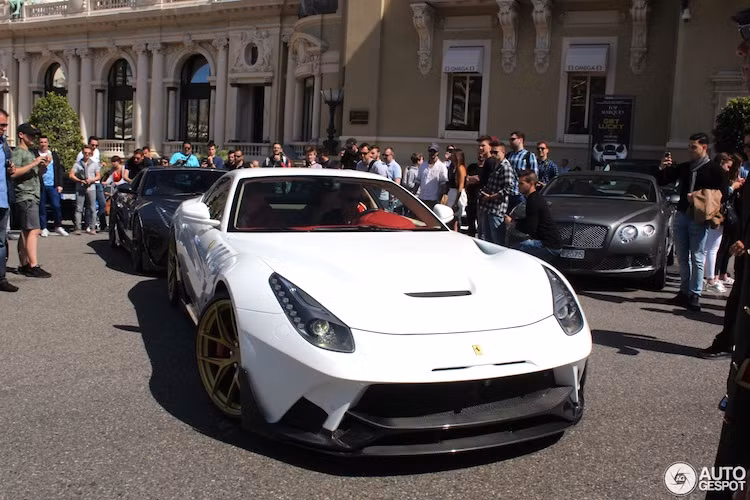 Mức giá để Onyx Concept độ Ferrari F12Berlinetta lên cấu hình F2X Longtail không được công bố, tuy nhiên chắc chắn giá gói độ này sẽ không rẻ bởi số lượng sản xuất ít và được làm từ sợi carbon.
