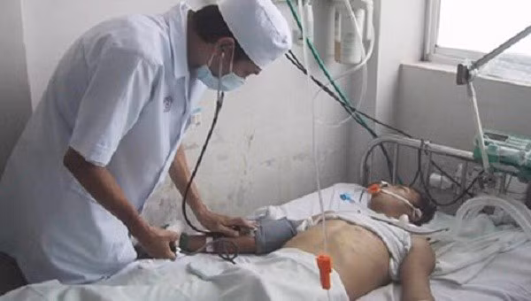 Những cách giải rượu sai bét đe dọa tính mạng người say - Hình 2 Nhung cach giai ruou sai bet de doa tinh mang nguoi say-Hinh-2