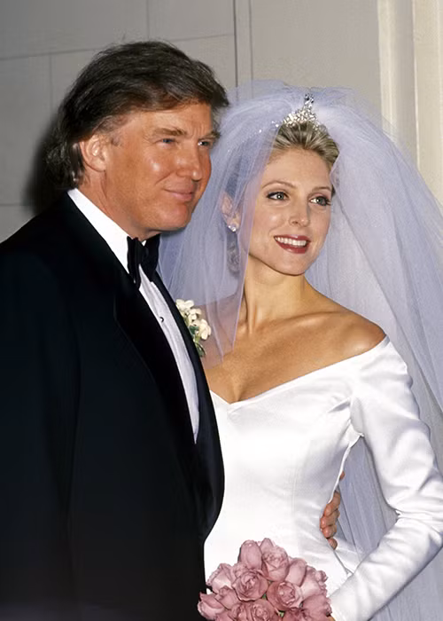 Chiếc váy bà Marla Maples diện trong ngày cưới trị giá 2 triệu USD. Ảnh: Brides.