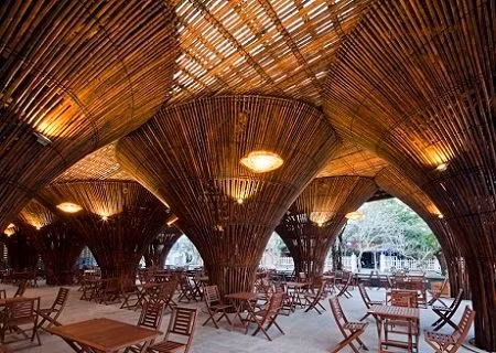 Nhà hàng tre Bamboo Wing thuộc Flamingo Đại Lải Resort năm 2011 đã đoạt giải thưởng kiến trúc IAA của Mỹ. Đây là giải thưởng được tổ chức hàng năm nhằm tôn vinh những công trình kiến trúc và quy hoạch đô thị xuất sắc nhất thế giới trong năm. Dự án là một khu nghỉ dưỡng, có cảnh quan thơ mộng, những biệt thự sang trọng và lịch lãm.
