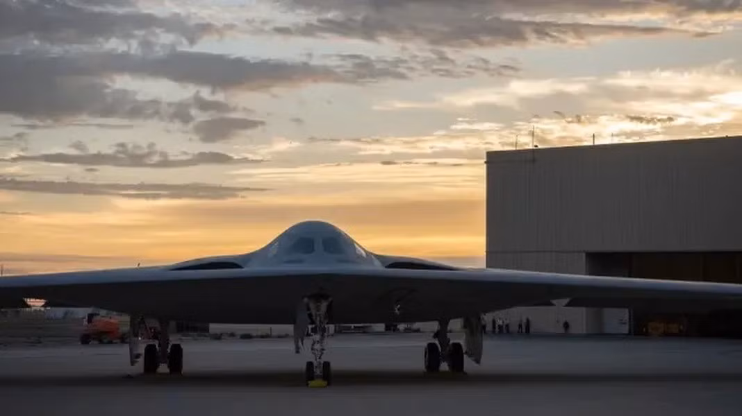 B-21 bắt đầu được phát triển vào năm 2015 và Lầu Năm Góc đã trình làng Raider vào tháng 12/2022.