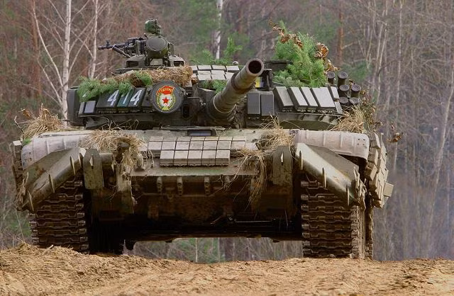 Căn cứ 201 là cơ sở quân sự lớn nhất Nga ở nước ngoài hiện nay. Trong ảnh là xe tăng T-72B1 - phiên bản nâng cấp của dòng xe tăng T-72B.