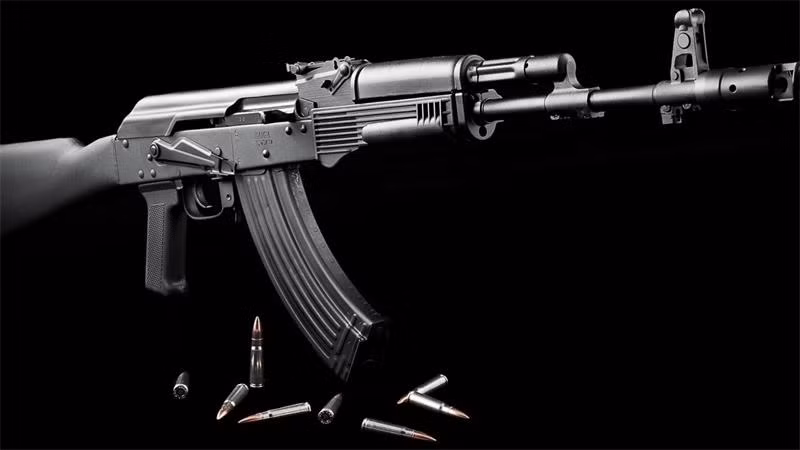 "Lực lượng vũ trang Pakistan có kế hoạch mua số lượng lớn súng trường tấn công AK-103, chúng có thể sử dụng ở đất nước có điều kiện khí hậu nóng", nguồn tin cho biết. Cũng theo nguồn tin này, Pakistan dự định tái trang bị lực lượng vũ trang với khẩu súng cá nhân mới. "Bộ Quốc phòng Pakistan dự tính cần khoảng 1 triệu khẩu súng trường tấn công", nguồn tin nói. Tuy nhiên vị này không công bố ứng viên tiềm năng đó có phải là súng trường tự động của Nga hay không?