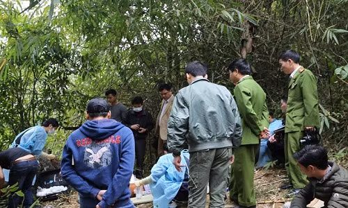 Khoi to bi can vu giet vo trong rung o Lang Son
