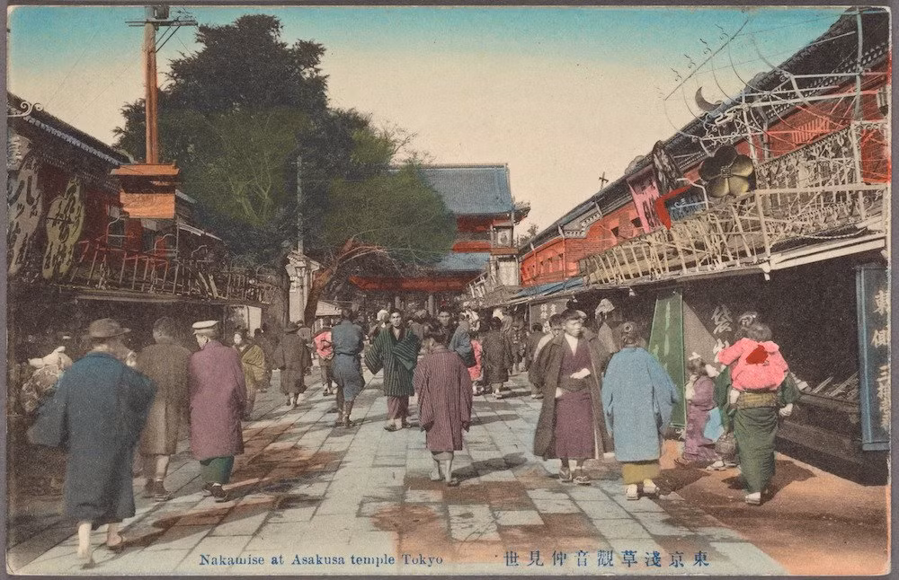 ...chùa Asakusa năm 1930. Ảnh BI