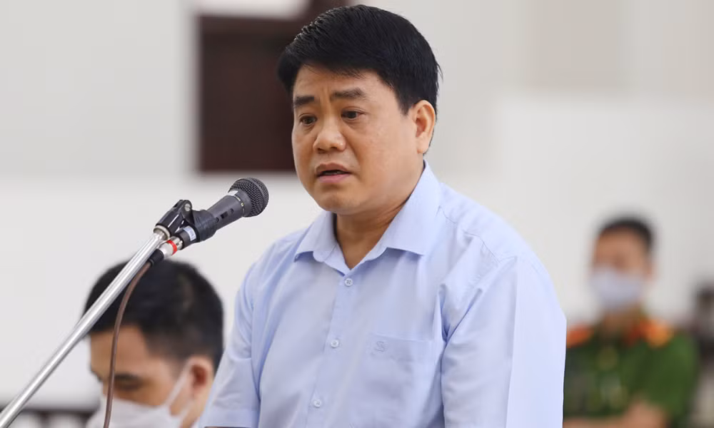 Hom nay (25/8), xet xu cuu Chu tich Ha Noi vu trong cay xanh