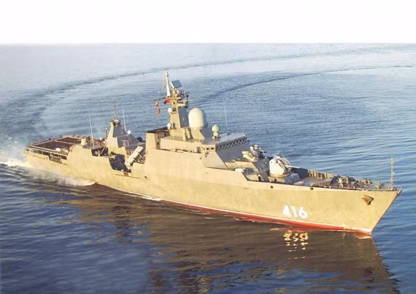 Ngoài ra, tàu cũng không được trang bị nhà chứa máy bay - nghĩa là chiếc trực thăng duy nhất mà Gepard 5.1 mang theo được sẽ bị "phơi mưa nắng" ngoài trời hoặc quốc gia sở hữu Gepard 5.1 sẽ phải "độ" lại nhà chứa máy bay ngay trên tàu. Nguồn ảnh: Sk-akbars.