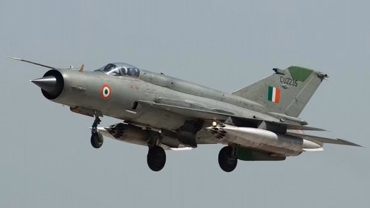Thời gian gần đây, truyền thông Ấn Độ luôn lên tiếng khẳng định chiến đấu cơ MiG-21 của nước này đã bắn hạ được tiêm kích F-16 của Pakistan trong một cuộc không chiến, tuy nhiên phía Ấn Độ không cung cấp được bằng chứng xác đáng trong khi đó Pakistan lại phủ nhận điều này. Nguồn ảnh: Pinterest.