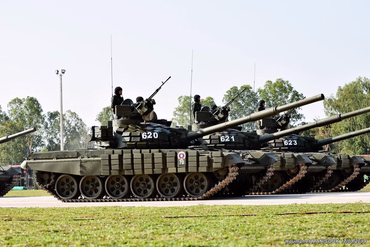 Các xe tăng T-72 đưa sức mạnh tăng thiết giáp của Lào vượt qua Campuchia, sánh ngang với các quốc gia lân cận như Thái Lan. Nguồn ảnh: Pinterest.