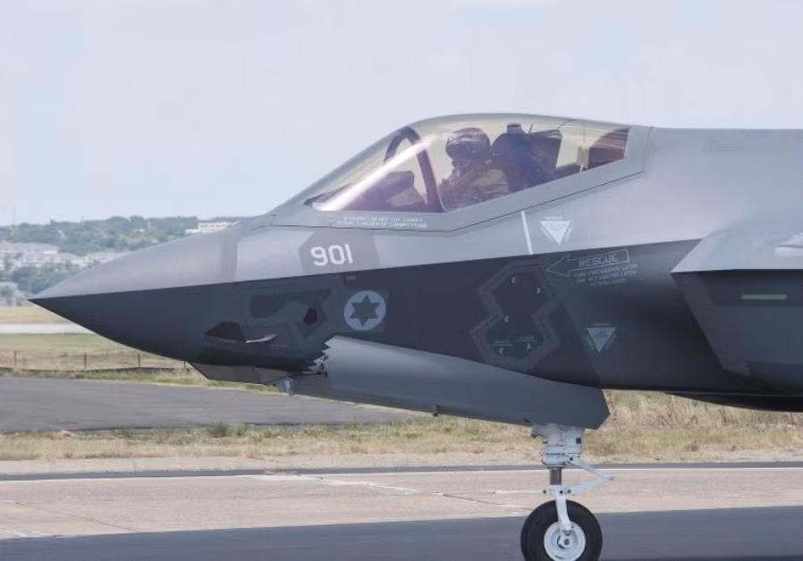 Bằng trình độ khoa học kỹ thuật vượt trội của mình, Israel muốn biến F-35 thành loại tiêm kích F-35I - qua đó có thể một phần khắc phục được những vấn đề tồn đọng của tiêm kích F-35 cũng như để loại tiêm kích này phù hợp hơn với lối tác chiến của quân đội nước này. Nguồn ảnh: Pinterest.