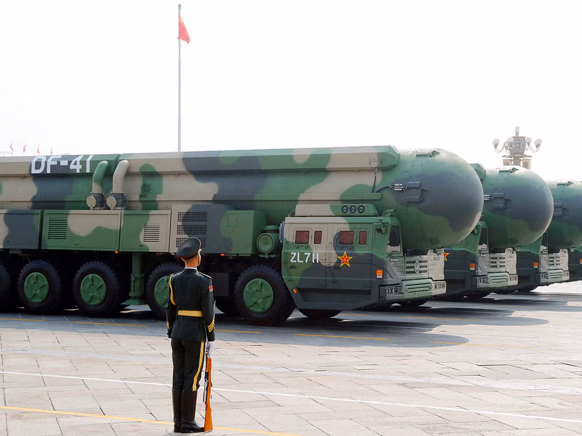Tuy nhiên, do là loại vũ khí rất mới nên những thông tin về DF-41 tới nay vẫn khá mù mờ, mọi thông số của DF-41 vẫn chỉ man tính phỏng đoán và thực tế, loại tên lửa này hoàn toàn có thể không đạt được những thông số như kỳ vọng. Nguồn ảnh: QQ.