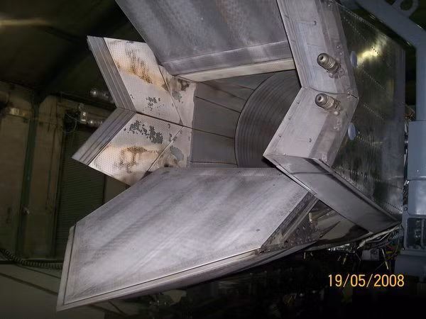 So với các loại động cơ dòng F-100 khác được Pratt &amp; Whitney chế tạo, F119 cung cấp công suất đẩy cao hơn 22% nhưng lại sử dụng số lượng linh kiện ít hơn 40% - nghĩa là tỷ lệ lỗi linh kiện, khả năng động cơ bị hỏng hóc do linh kiện sẽ giảm đi rất nhiều lần và đặc biệt là quy trình bảo dưỡng sẽ "dễ thở" hơn. Nguồn ảnh: Pinterest.