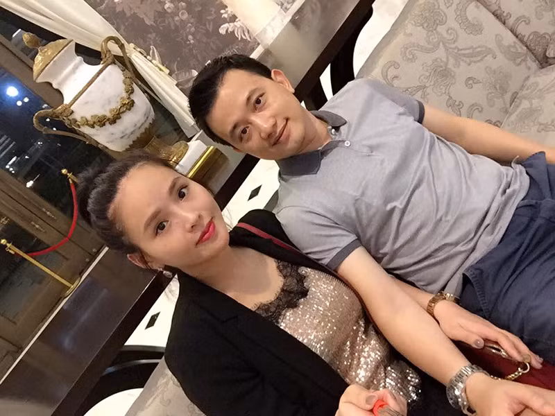 Trong thời gian hai năm âm thầm hẹn hò, Lại Hương Thảo và nửa kia thường đi du lịch. Trong chuyến đi Đà Nẵng năm 2016, người đẹp được cầu hôn trên bãi biển.