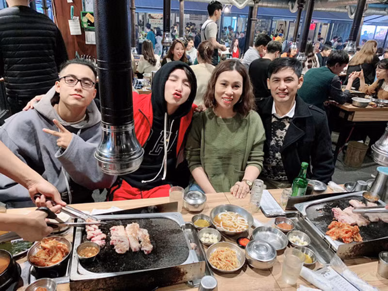 Mới đây, giọng ca gốc Thái Bình cho biết, anh dự định nghỉ hát ở tuổi 30, sau đó dành thời gian cho bản thân và bố mẹ.