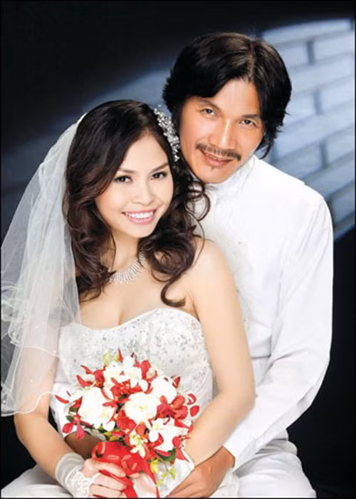 Năm 2014, vợ kém tuổi của nghệ sĩ Công Ninh sinh con gái đầu lòng. Ảnh: Tiền Phong