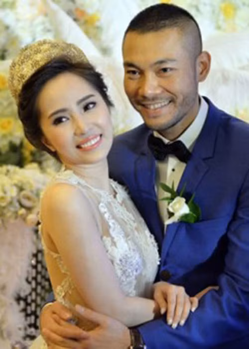 Cuối năm 2013, Doãn Tuấn công khai hẹn hò Quỳnh Nga. 1 năm sau, cặp đôi trai tài gái sắc của showbiz Việt quyết định làm đám cưới. Ảnh: Zing