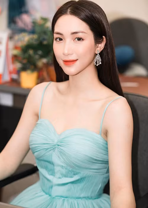 Đến tháng 5/2020, Hòa Minzy tiếp tục có sản phẩm âm nhạc gây bão. Đó là MV “Không thể cùng nhau suốt kiếp”.