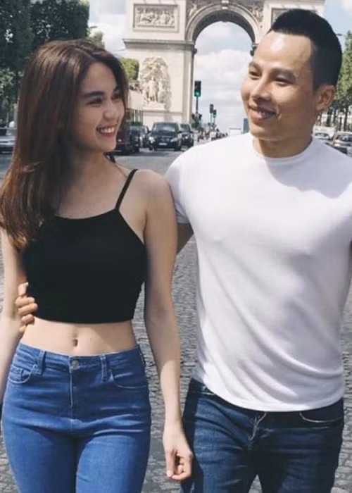 "Trinh có thể hy sinh tất cả cho tôi và ngược lại. Đó là một tình cảm, một điều gì đó không thể thiếu trong cuộc sống của tôi", ông bầu nói. Ảnh: Người đưa tin