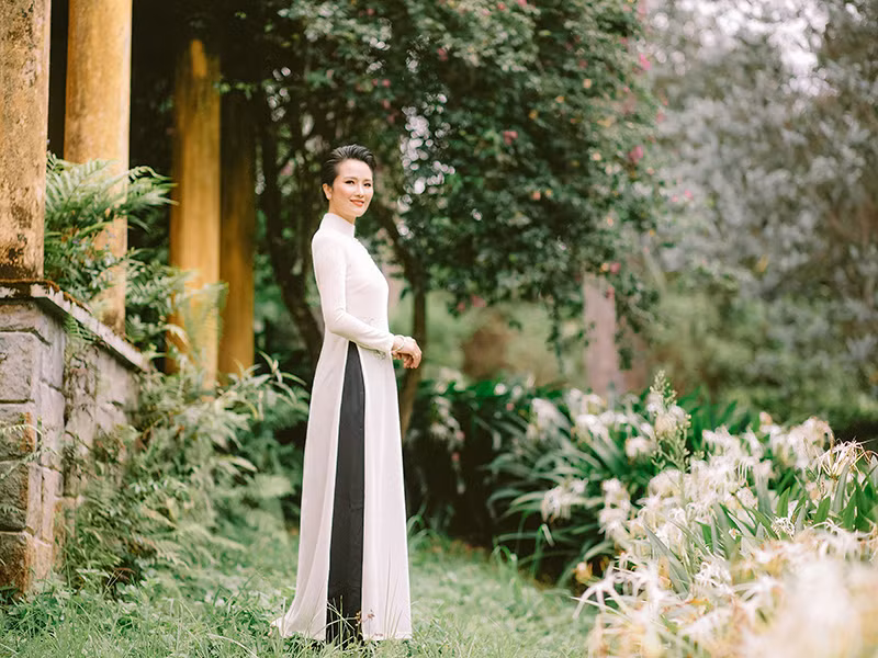 Cô chạy bộ, tập yoga, thiền mỗi ngày và ăn chay trường. Đó là lý do giúp Cao Thùy Dương giữ được vóc dáng cân đối và thần thái tràn đầy năng lượng.