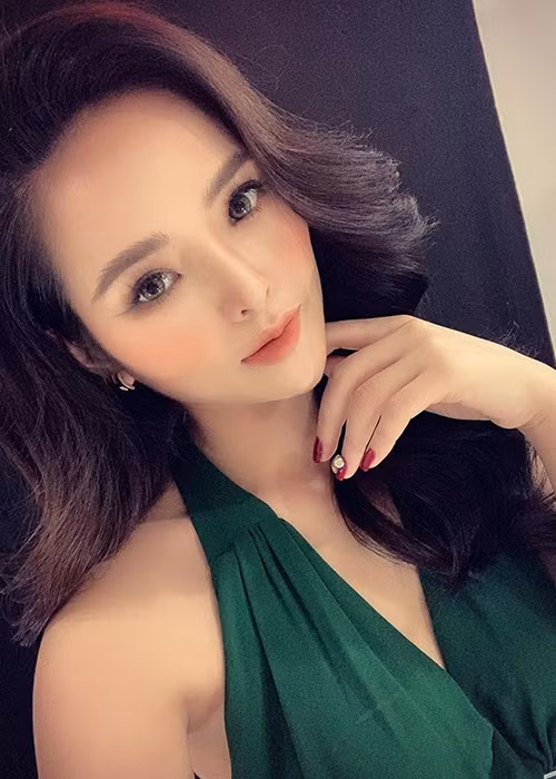 Lại Hương Thảo khẳng định chồng thay đổi hoàn toàn sau ngày kết hôn. Anh gia trưởng, độc đoán và kiểm soát mọi sinh hoạt của vợ.