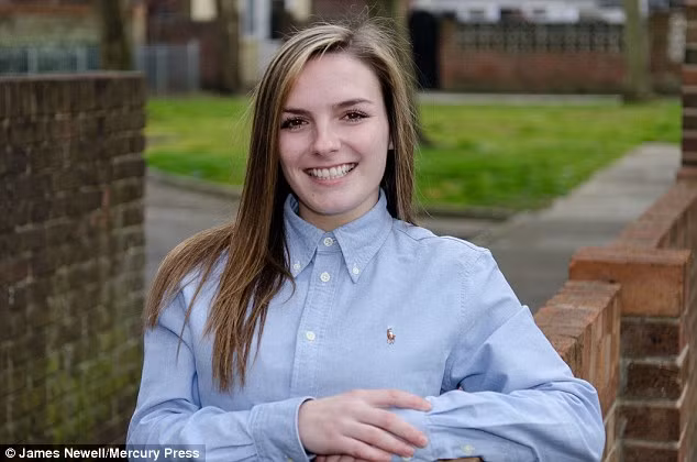 Cô gái Georgie Scotney, 21 tuổi, bị hội chứng rối loạn ăn uống Selective Eating Disorder (SED ). Nó khiến Georgie cảm thấy một nỗi sợ hãi mơ hồ với hầu hết các loại thức ăn trừ gà rán và khoai tây chiên.