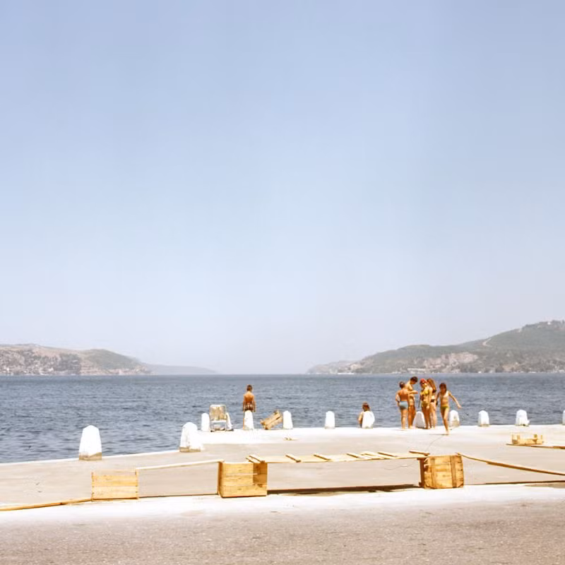 Bãi tắm bên eo biển Bosphorus.