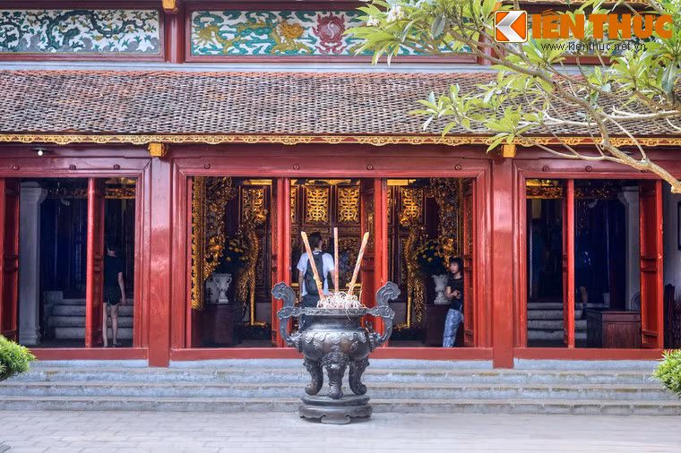 Giới nghiên cứu đánh giá, đền Ngọc Sơn thực sự là một tuyệt tác kiến trúc cổ của người Việt về phương diện mỹ thuật và kiến trúc sinh thái. Với những giá trị lịch sử, văn hóa và kiến trúc đặc biệt, đền Ngọc Sơn cùng hồ Hoàn Kiếm đã được công nhận là di tích quốc gia đặc biệt của Việt Nam vào năm 2013.