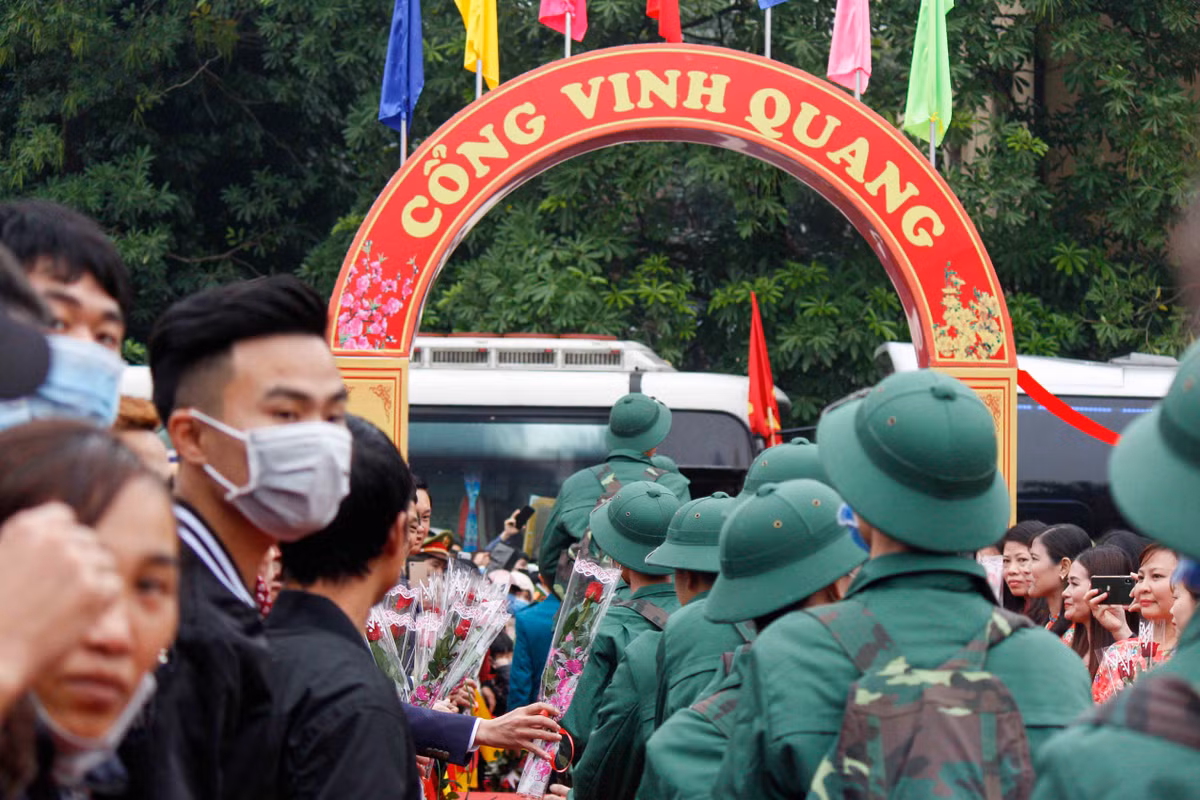 Thời gian phục vụ trong quân ngũ là thời gian đẹp nhất trong tuổi trẻ của mỗi người, dù trong bất kì hoàn cảnh nào, các tân binh cũng phải chấp hành tu dưỡng rèn luyện, phấn đấu với danh hiệu cao quý bộ đội cụ hồ, Công an nhân dân.