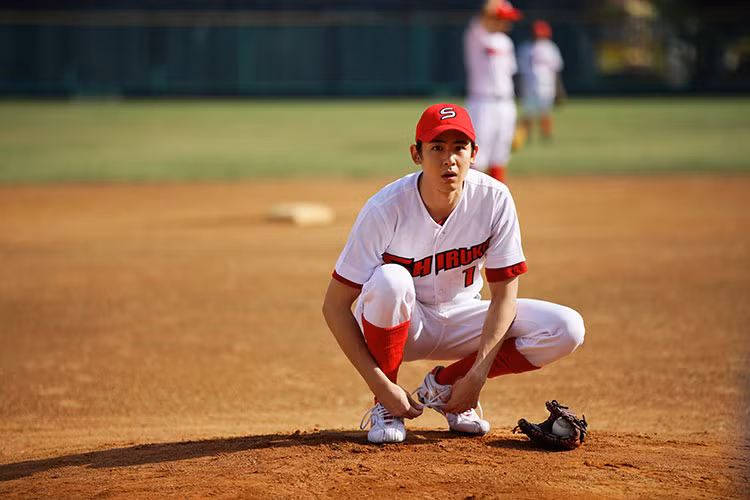 Trong nhóm 2PM, Nichkhun giành được sự chú ý bởi gương mặt điển trai, nụ cười ngọt ngào.