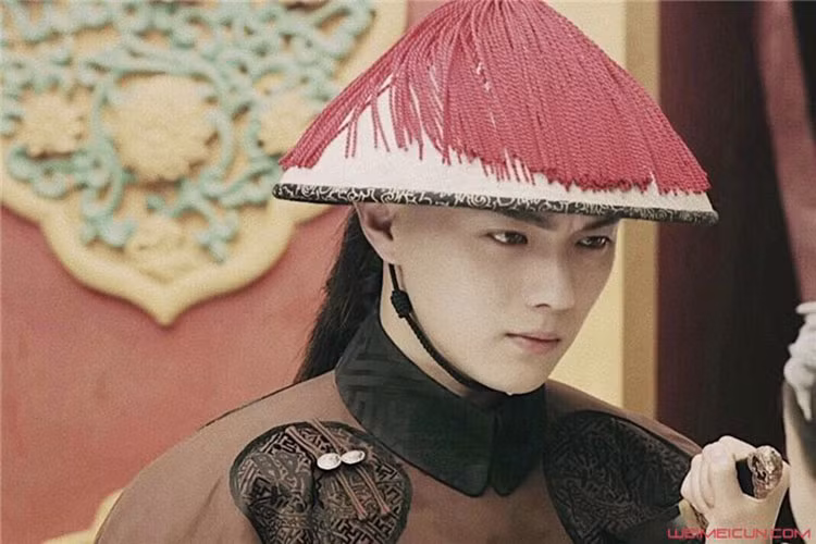 Mới nổi tiếng nhờ "Diên hi công lược", Hứa Khải đã vướng scandal. Bạn gái cũ của anh - Đại Kim tố nam diễn viên trăng hoa, bạo lực. Ảnh: Vietnamnet