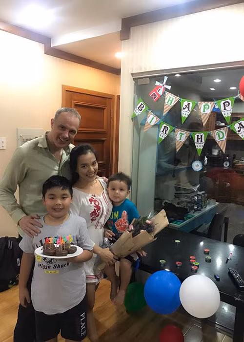 Tổ ấm hạnh phúc của Lý Thanh Thảo. Cả gia đình cô luôn quây quần trong những dịp quan trọng, cùng nhau đi lịch nhiều nơi.