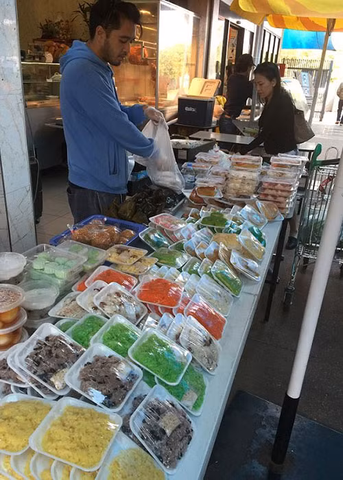 Các loại bánh, xôi dân dã.
