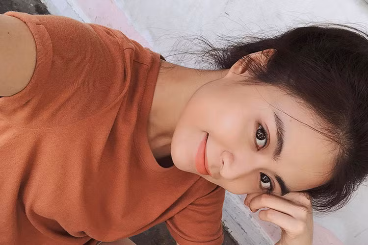 Ở tuổi 30, Hoàng Thùy Linh miệt mài đi hát, cố gắng tránh thị phi ồn ào.