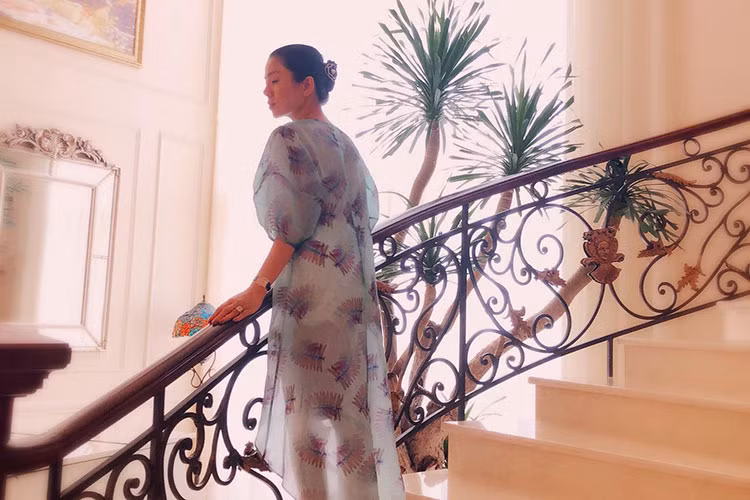 Lệ Quyên nghỉ ngơi tại khách sạn của Hà Kiều Anh.