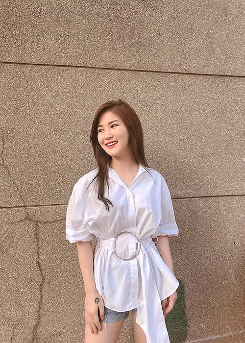 Hương Tràm chia sẻ một điều may mắn với cô là từ khi gia nhập showbiz, cô luôn được fans ủng hộ. Đây là động lực để nữ ca sĩ cố gắng nhiều hơn.