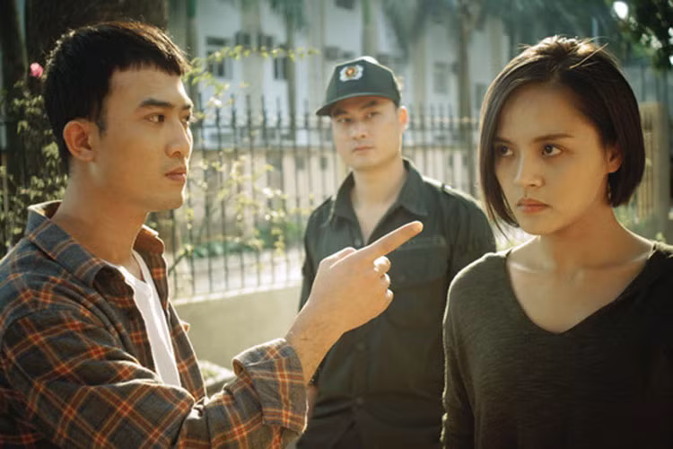 Còn Thu Quỳnh kể cô chấp nhận cái tát đến sái cả quai hàm từ bạn diễn Quốc Đam để có cảnh quay chân thực nhất. Ảnh: Giadinhxahoi