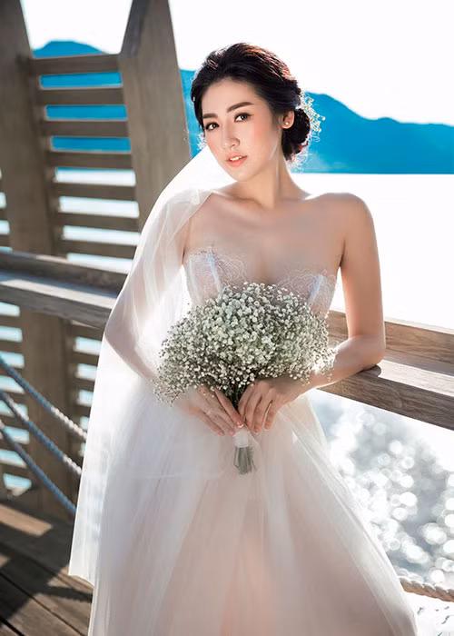 Người đẹp sinh năm 1993 sẽ lên xa hoa vào ngày 21/7 tới đây.