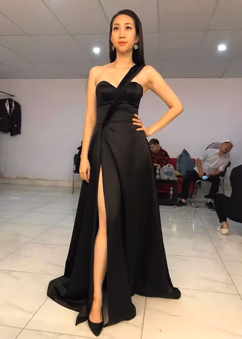 Theo lời ca sĩ Lều Phương Anh, cô và người yêu doanh nhân chia tay khi cô mang bầu lần 2.