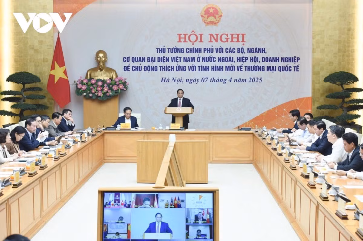 Co hoi de tai cau truc nen kinh te, vuon len tu luc tu cuong