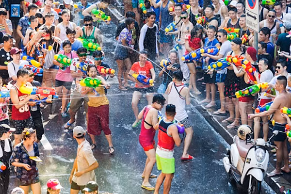 Sau động đất, cần lưu ý gì khi đến Thái Lan chơi té nước? - Hình 2 Sau dong dat, can luu y gi khi den Thai Lan choi te nuoc?-Hinh-2
