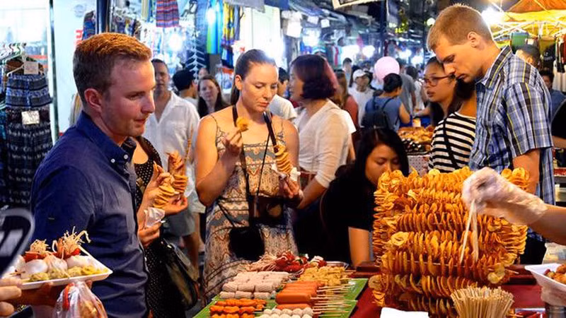 Bí quyết tránh bị “chặt chém” khi đi du lịch dịp 30/4 - Hình 2 Bi quyet tranh bi “chat chem” khi di du lich dip 30/4-Hinh-2